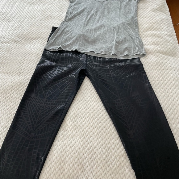 James Perse tee and fabletics leggings - Picture 2 of 7